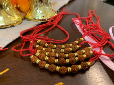 PDR Poonam Rudraksh PD-Rakhi Combo For Brother With Roli Chawal-R1 Mauli Thread Rakhi  Set(5 Pieces Rakhi (Random Design) For Brother With 1 Roli & 1 Chawal)