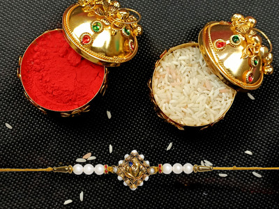 PRAHAN INTERNATIONAL Thread Ai_Rakhi_00001423588 Mauli Thread Rakhi  Set(Pack of 01 Rakhi)