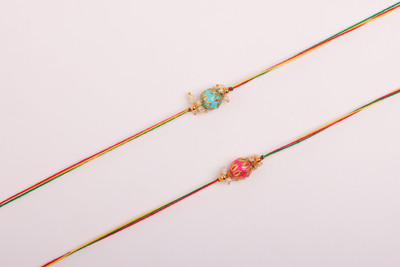 JSR Designer Rakhi_Model 17 Pearl Rakhi  Set(1 x Rakhi Set)