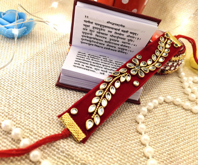 Ascension Designer RK1077 Mauli Thread Rakhi  Set(Tilak pack( Roli, Chawal,Chandan & Mishri)., 1 Designer Rakhi)