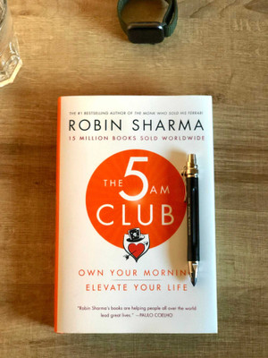 5 AM CLUB with 2 Disc(Paperback, ROBIN SHARMA)