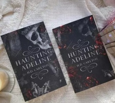 Haunting Adeline + Hunting Adeline (Book 1 & 2 Combo)(Paperback, H. D. Carlton)