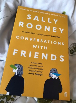 Conversations With Friends(Paperback, Sally Rooney)