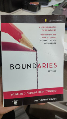 Boundaries(Paperback, Dr. Henry Cloud & Dr. John Townsend)