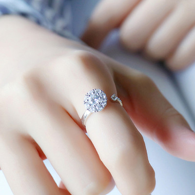 Vembley Rotating Cubic Zirconia Studded Adjustable Silver-Plated Flower Ring Alloy Cubic Zirconia Silver Plated Ring