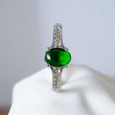house of common Emerald Green Solitaire AD Stone Ring Alloy Ring