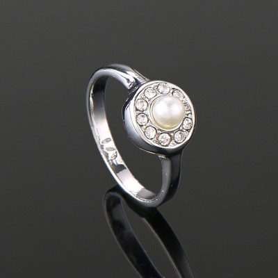Estele Alloy Pearl Rhodium Plated Ring