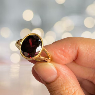 Chopra Gems Original and Certified Gomed/Garnet Ring Astrological Stone for Unisex Brass Gold Plated Ring