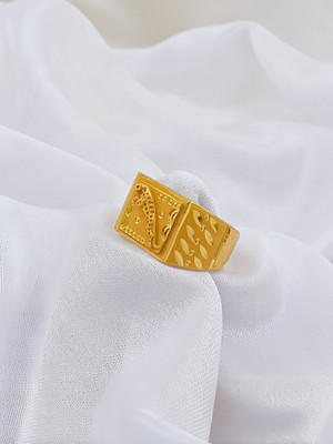 Saizen Regal Cheetah Engraved Gold-Plated Statement Ring for Men and Boys Stainless Steel Gold Plated Ring