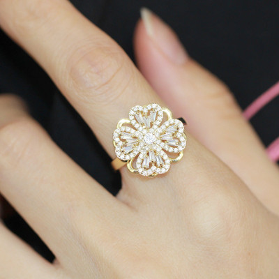 Zaphariq Rotating Cubic Zirconia Studded Adjustable Gold-Plated Clover Ring For Women Alloy Cubic Zirconia Gold Plated Ring