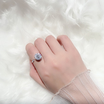 Vembley Adjustable Silver Crystal Rotating Ring Alloy Cubic Zirconia Silver Plated Ring