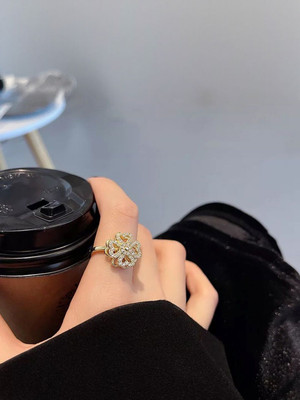 Dressberry Four Leaf Clover Adjustable Rotating Ring For Women And Girls Alloy Cubic Zirconia Gold Plated Ring