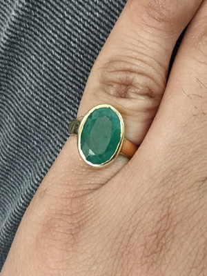 RATAN BAZAR Natural Emerald/Panna Stone 5.25 ratti Gold plated finger ring for unisex Brass Emerald Gold Plated Ring