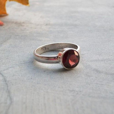 Gemzonite Original and Certified Gomed/Garnet Ring Astrological Stone for Unisex Brass Garnet Ring