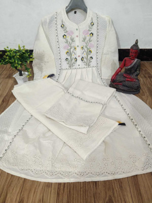 Akhatushyam Women Kurta Pant Dupatta Set