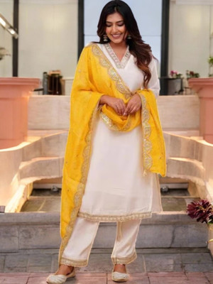 HOUSE OF COMMON Embroidered, Solid Kurta, Trouser/Pant & Dupatta Set