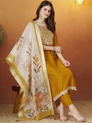 GJFIIVE Embellished Kurta, Trouser/Pant & Dupatta Set