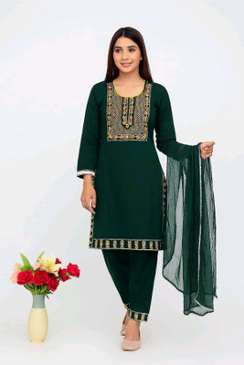 CornHubb.in Embroidered Kurta, Palazzo & Dupatta Set