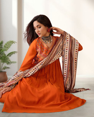 Tasrika Embroidered Kurta, Trouser/Pant & Dupatta Set