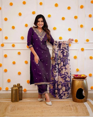PILUDI Embroidered Kurta, Salwar & Dupatta Set