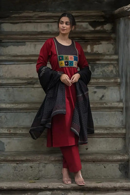 Vriddhi Embroidered, Solid Kurta, Trouser/Pant & Dupatta Set