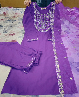 Avnisa Enterprise Embroidered Kurta, Trouser/Pant & Dupatta Set