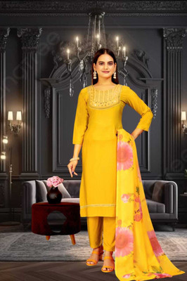 RAJMUDRAFASHION Self Design Kurta, Churidar & Dupatta Set