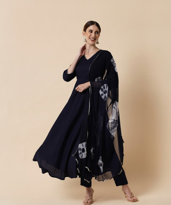 MEERANSHI LIVING Solid Kurta, Trouser/Pant & Dupatta Set