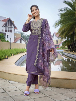 Tasrika Embroidered Kurta, Trouser/Pant & Dupatta Set
