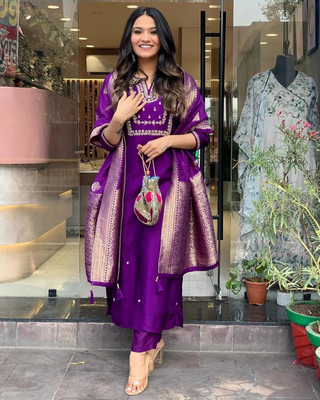 f cloth Embroidered Kurta, Trouser/Pant & Dupatta Set