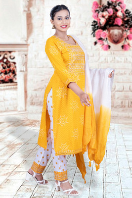SABRANG MIX & MATCH Embroidered Kurta, Trouser/Pant & Dupatta Set