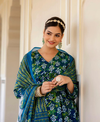 NeeraFashion Floral Print Kurta, Trouser/Pant & Dupatta Set