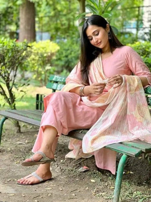 MAA SHAKTI ENTERPRISE Solid Kurta, Trouser/Pant & Dupatta Set