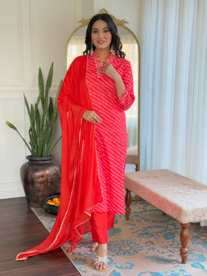 VHCLOTHES Self Design Kurta, Salwar & Dupatta Set