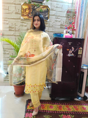 Milaan Trends Embroidered Kurta, Trouser/Pant & Dupatta Set
