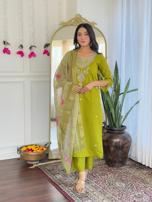 paya fashion Embellished, Embroidered Kurta, Trouser/Pant & Dupatta Set