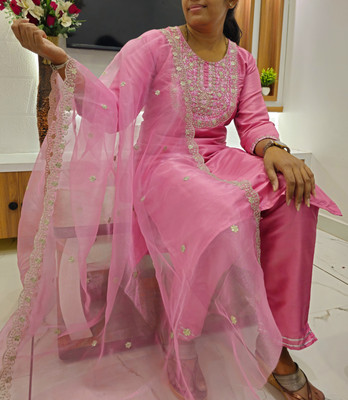 Avnisa Enterprise Embroidered Kurta, Trouser/Pant & Dupatta Set