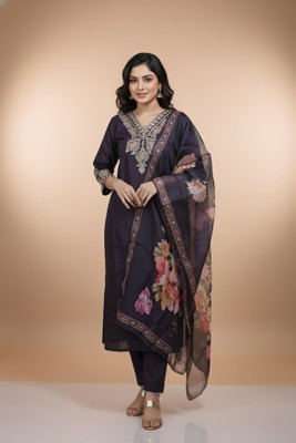 Vishnoocreation Solid Kurta, Churidar & Dupatta Set