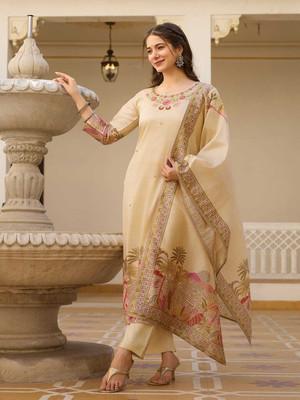 DESIHOOR Embroidered Kurta, Trouser/Pant & Dupatta Set
