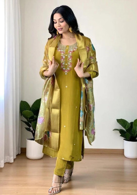 VAIDDO Embroidered Kurta, Salwar & Dupatta Set