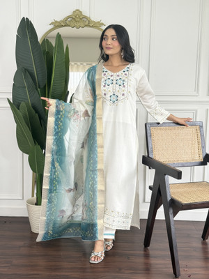 PILUDI Embroidered Kurta, Salwar & Dupatta Set