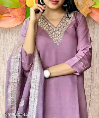 TRENDYRETRO Embroidered, Embellished Kurta, Trouser/Pant & Dupatta Set
