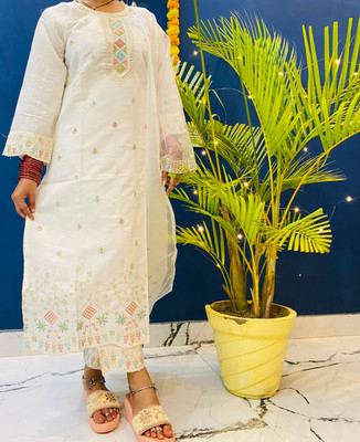 attire hub Embroidered Kurta, Trouser/Pant & Dupatta Set