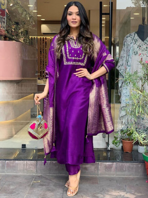 CLAVINET Embroidered, Solid Kurta, Trouser/Pant & Dupatta Set