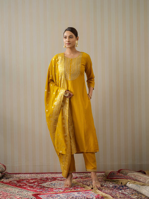 D W APPARELS Embroidered Kurta, Trouser/Pant & Dupatta Set