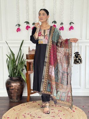 PILUDI HOUSE Embroidered, Self Design Kurta, Salwar & Dupatta Set