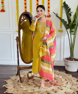 RADHEKRISHNA FASHIONABLES Solid Kurta, Salwar & Dupatta Set