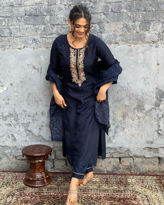 kiwastudio Embroidered Kurta, Trouser/Pant & Dupatta Set