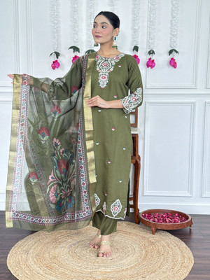 PILUDI HOUSE Printed Kurta, Salwar & Dupatta Set