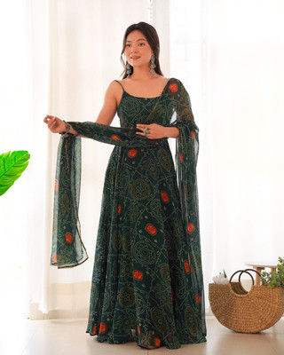 CULTISE QUEEN Printed Kurta, Legging & Dupatta Set